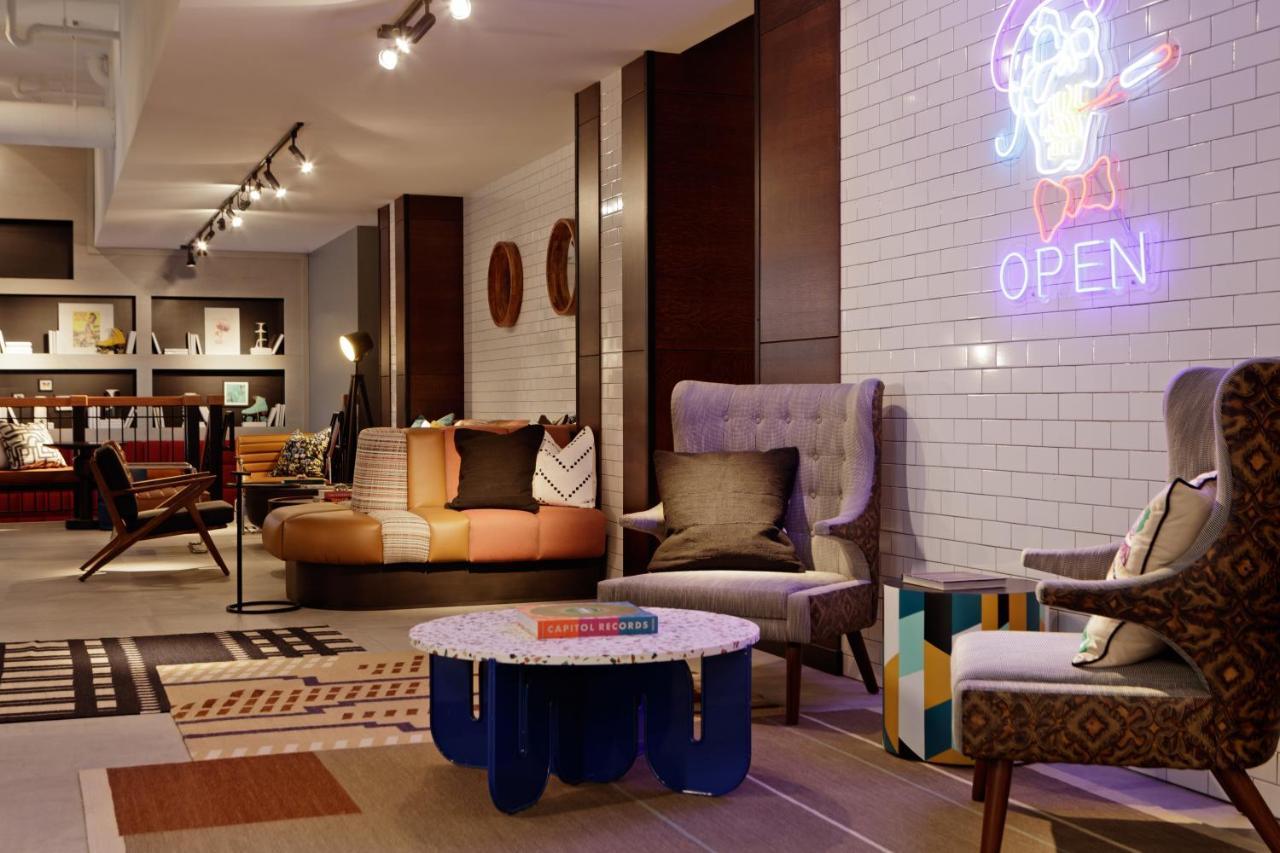 Hotel Moxy Richmond Downtown Esterno foto