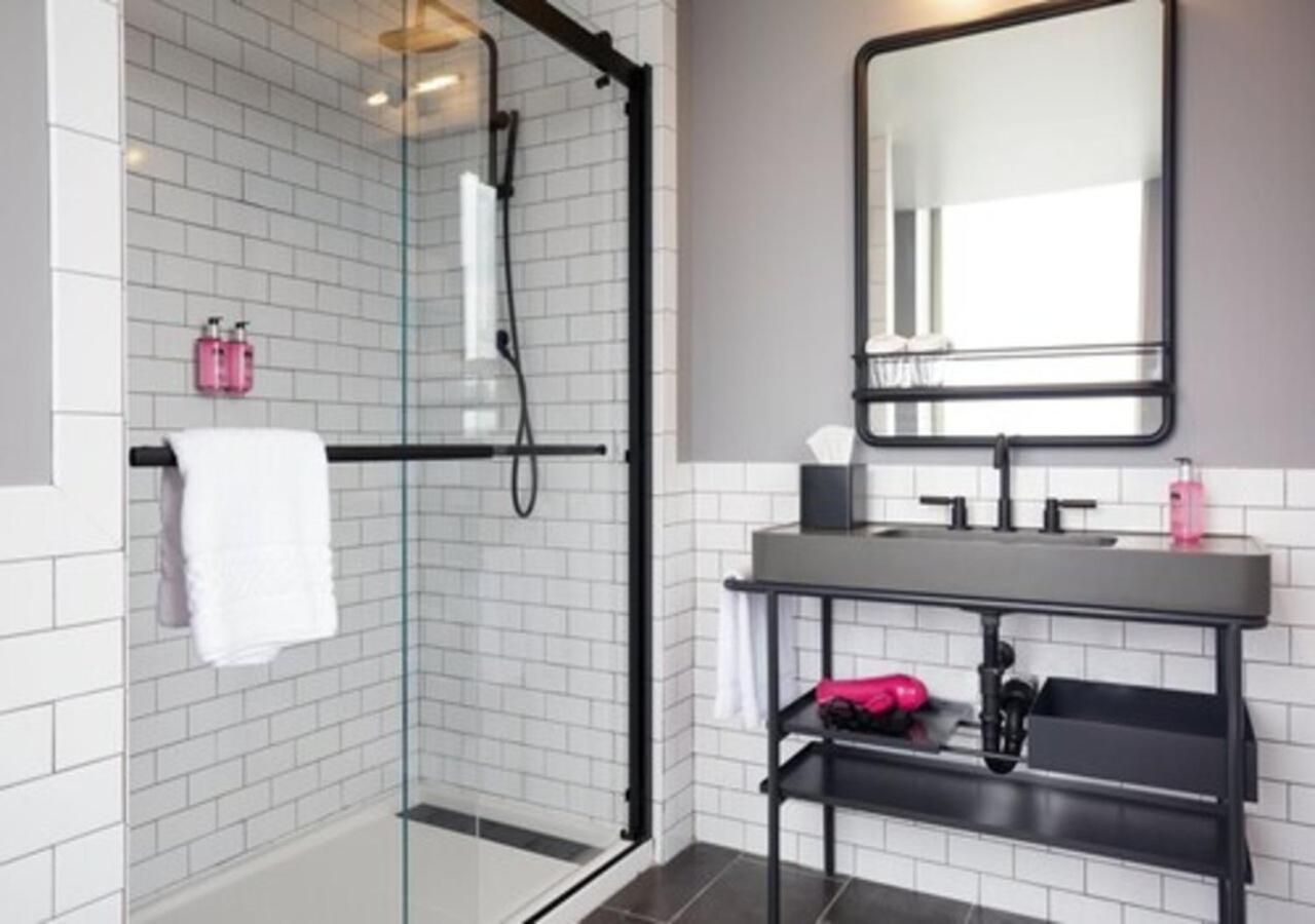 Hotel Moxy Richmond Downtown Esterno foto