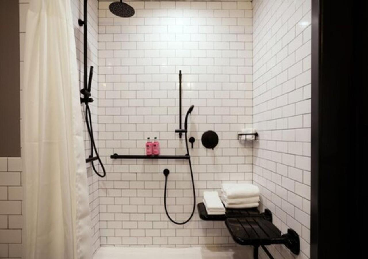 Hotel Moxy Richmond Downtown Esterno foto